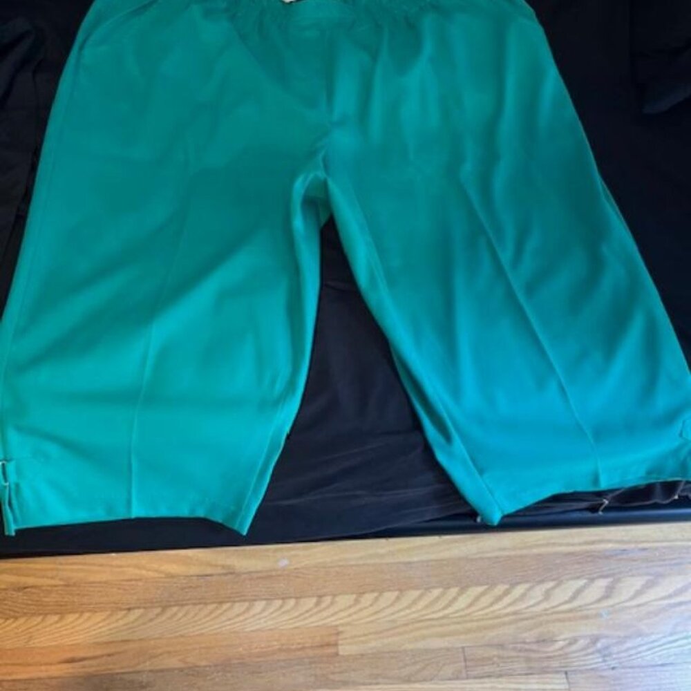 capris